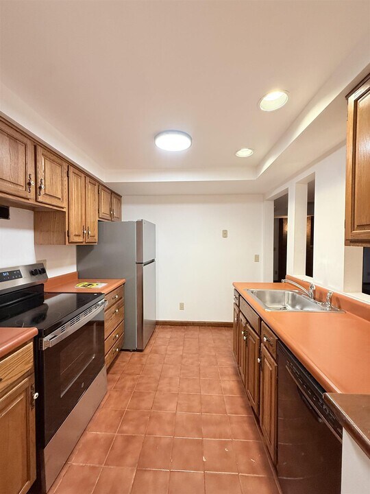 175 Summer St, Unit 4 in Somerville, MA - Building Photo