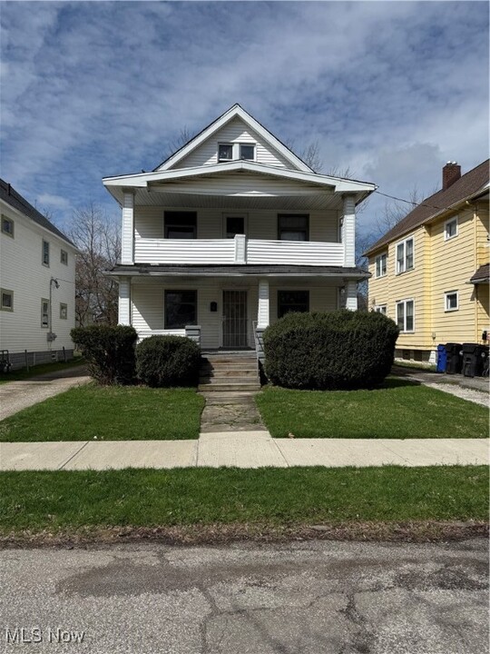 4024 E 143rd St in Cleveland, OH - Foto de edificio