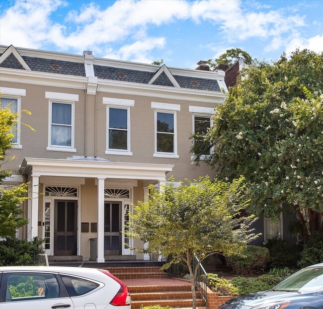 2105 Stuart Ave in Richmond, VA - Building Photo - Building Photo