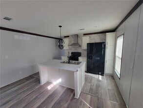 18303 SE 20th Pl in Silver Springs, FL - Building Photo - Building Photo