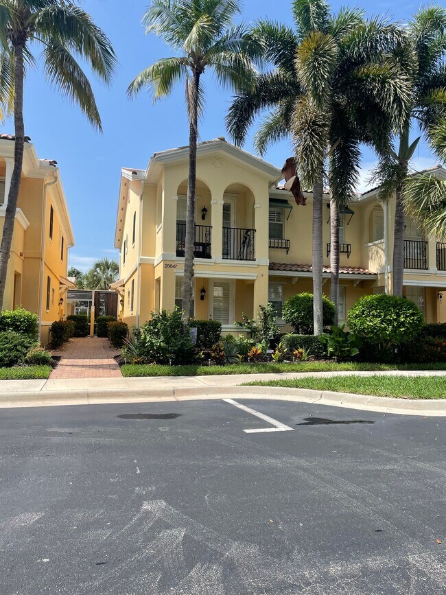 28647 Alessandria Cir in Bonita Springs, FL - Building Photo - Building Photo