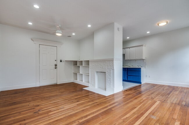 5211 Worth St in Dallas, TX - Foto de edificio - Building Photo