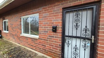 1118 Crocus Dr in Dayton, OH - Building Photo