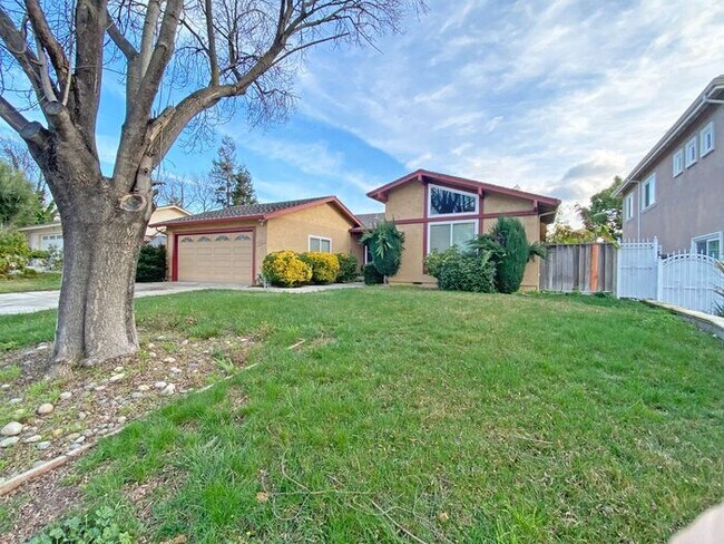 3042 Fowler Rd in San Jose, CA - Building Photo - Building Photo