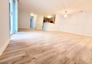 113 Lionheart Ln in West Deptford, NJ - Foto de edificio - Building Photo