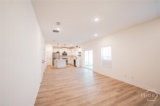 108 Kingswood Cir in Bloomingdale, GA - Building Photo - Building Photo