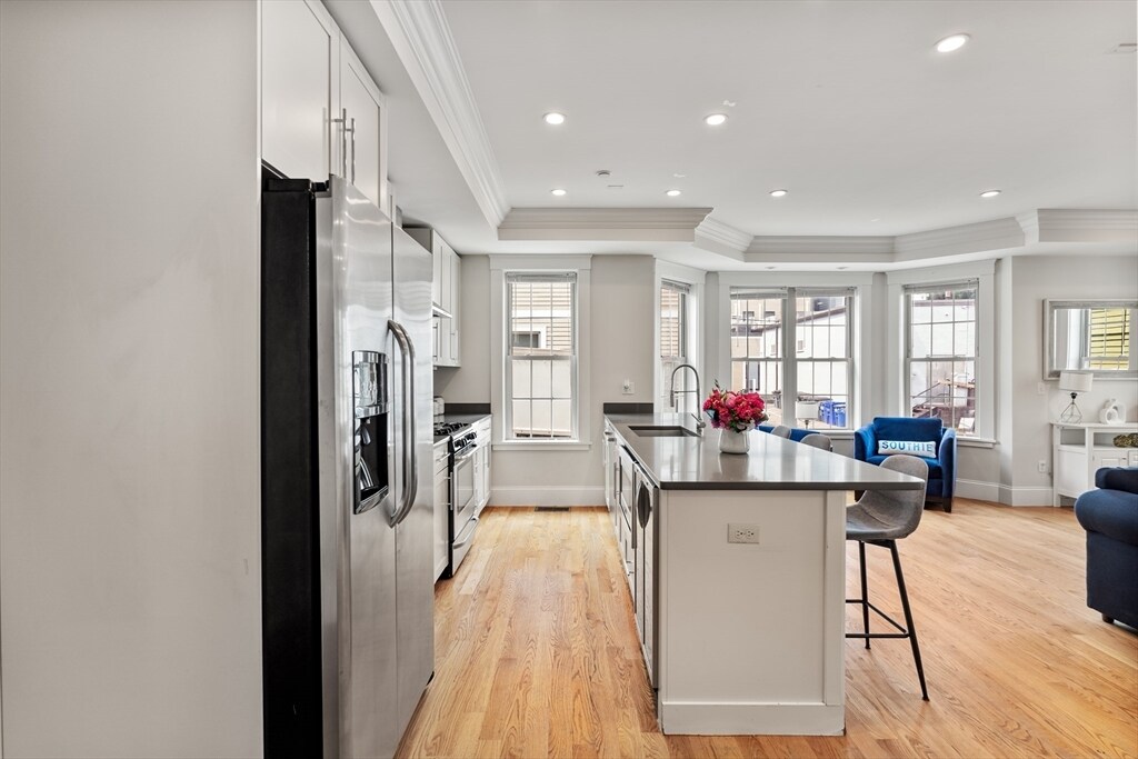 264 Athens St in Boston, MA - Building Photo