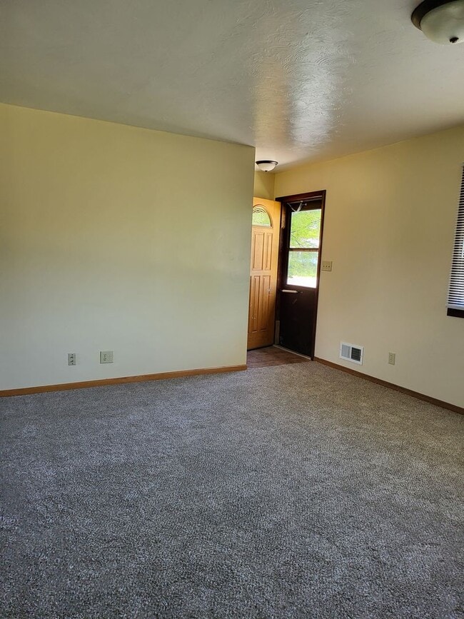 property at 705 E 24th St