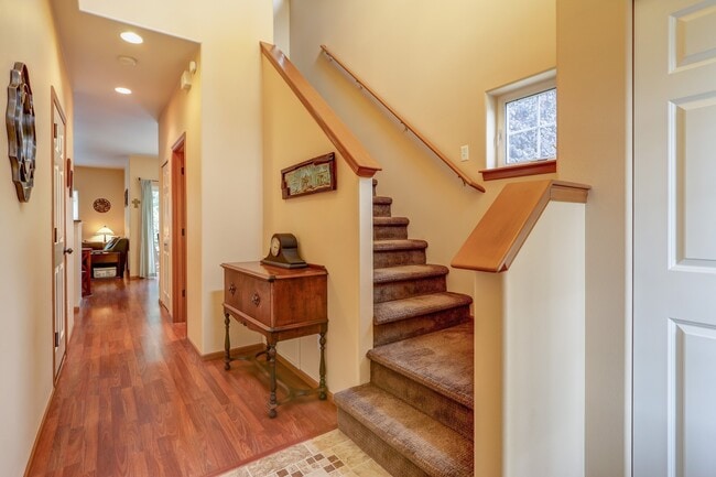 property at 10595 NE Kingston Meadow Cir