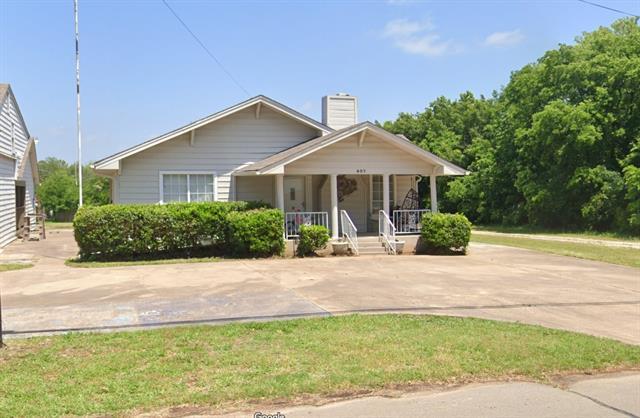 407 W Main St in Whitesboro, TX - Building Photo