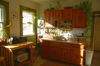 55 Victoria St, Unit 2 in Somerville, MA - Building Photo - Building Photo