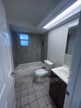6122 Indiana Ave in New Port Richey, FL - Building Photo - Building Photo