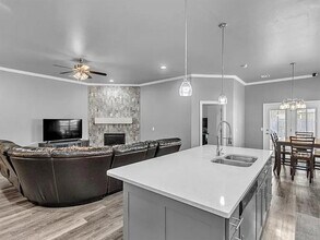 8913 Stacy Lynn Ln in Yukon, OK - Building Photo - Building Photo