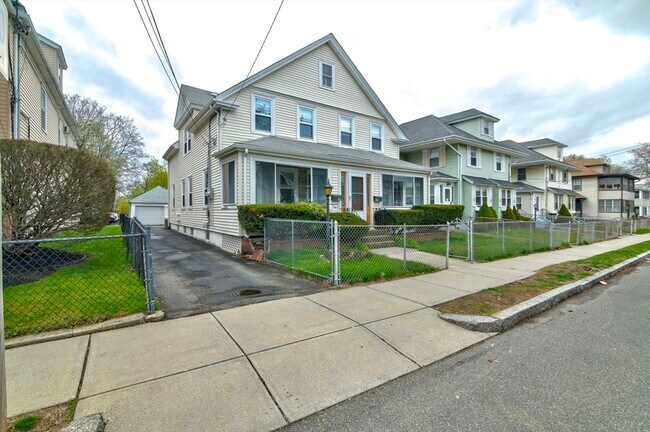 86 Glover Ave in Quincy, MA - Building Photo - Building Photo
