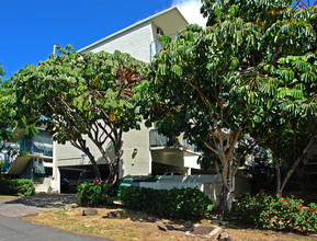 2328 Seaview Ave in Honolulu, HI - Building Photo - Building Photo