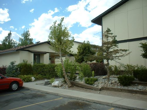 Pueblo Village Apartments in West Wendover, NV - Foto de edificio