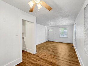224 Virginia Ave in Williamsburg, VA - Foto de edificio - Building Photo