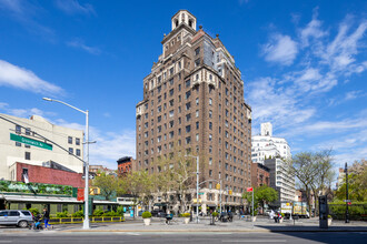 1 Christopher St in New York, NY - Building Photo - Primary Photo