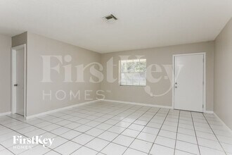 6025 SW 37th St in Miramar, FL - Foto de edificio - Building Photo