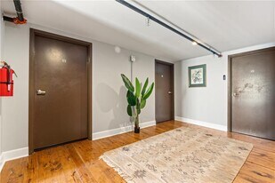 558 St Francis St in Mobile, AL - Building Photo