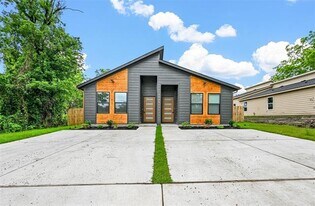2005 Bourland St in Greenville, TX - Building Photo
