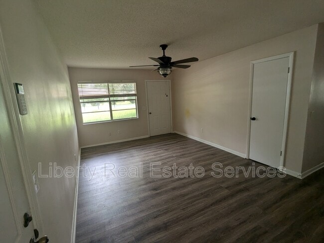 820 Kelly Dr in Hinesville, GA - Foto de edificio - Building Photo