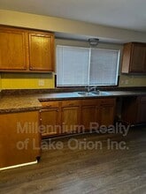 8505 W Seven Mile Rd in Detroit, MI - Building Photo - Building Photo
