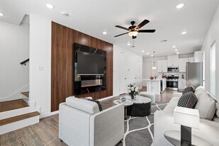 8001 Talton St in Houston, TX - Building Photo