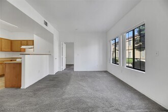 2121 Hussium Hills St in Las Vegas, NV - Building Photo - Building Photo