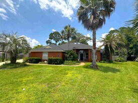 1611 Luzon Ln in Gulf Breeze, FL - Building Photo