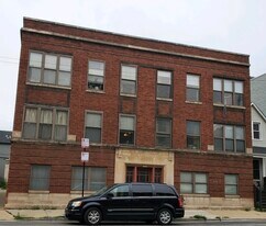 3320 W Diversey Ave in Chicago, IL - Building Photo