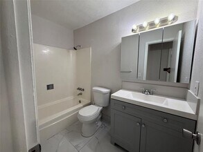 511 W Kalmia Dr in West Palm Beach, FL - Building Photo - Building Photo