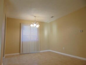 2114 E Park Row Dr in Arlington, TX - Building Photo - Building Photo