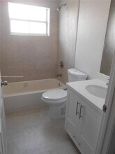 2077 NW 191st Ave in Pembroke Pines, FL - Building Photo - Building Photo