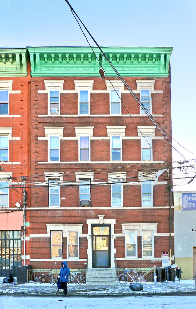 3605 Vernon Blvd in Astoria, NY - Foto de edificio - Building Photo