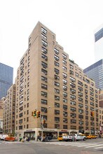 667-675 Lexington Ave in New York, NY - Building Photo - Building Photo