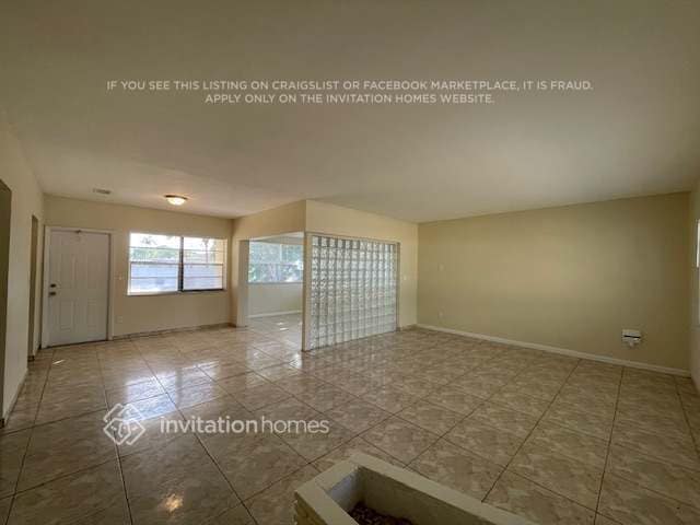 510 NE 172nd St in North Miami Beach, FL - Building Photo - Building Photo