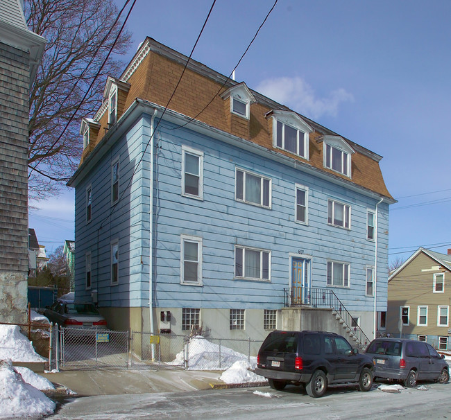 607 3rd St in Fall River, MA - Building Photo - Building Photo