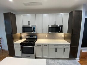 33 W 10th Ave in Columbus, OH - Building Photo - Building Photo