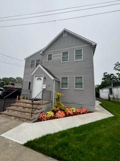 75 Carleton Ave in Islip Terrace, NY - Building Photo