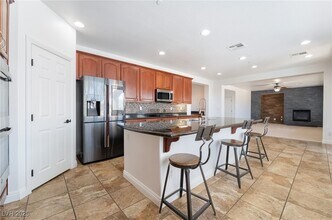 9592 Staff Ln in Las Vegas, NV - Building Photo - Building Photo