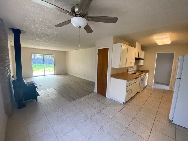 31 New Dawn Cir in Chico, CA - Building Photo - Building Photo