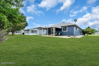 24 Liberta Dr in Toms River, NJ - Building Photo - Building Photo