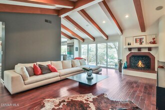 1117 Woodridge Ave in Thousand Oaks, CA - Building Photo - Building Photo