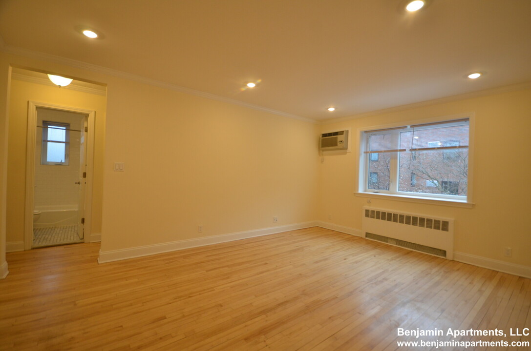 75 Saint Paul St, Unit 4 in Brookline, MA - Building Photo