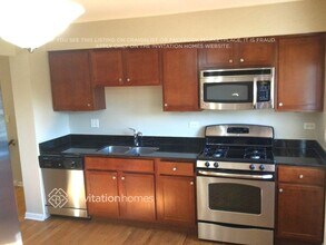1430 S Chestnut Dr in Mount Prospect, IL - Building Photo - Building Photo