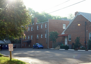 404 E Monroe Ave in Alexandria, VA - Building Photo - Building Photo