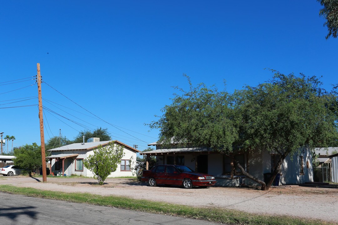 3937-3947 E Bellevue St in Tucson, AZ - Foto de edificio