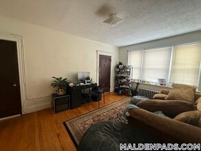 349 Pleasant St in Malden, MA - Building Photo - Building Photo