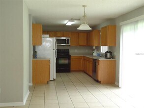 121 Bristol Forest Trail in Sanford, FL - Building Photo - Building Photo